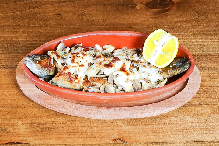 GÜVEÇTE KAŞARLI MANTARLI ALABALIK